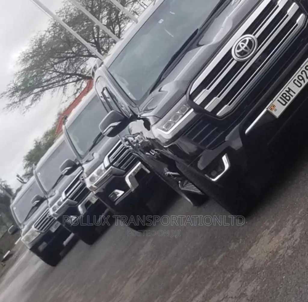 5 V8 Cars for Golden Wedding Package.