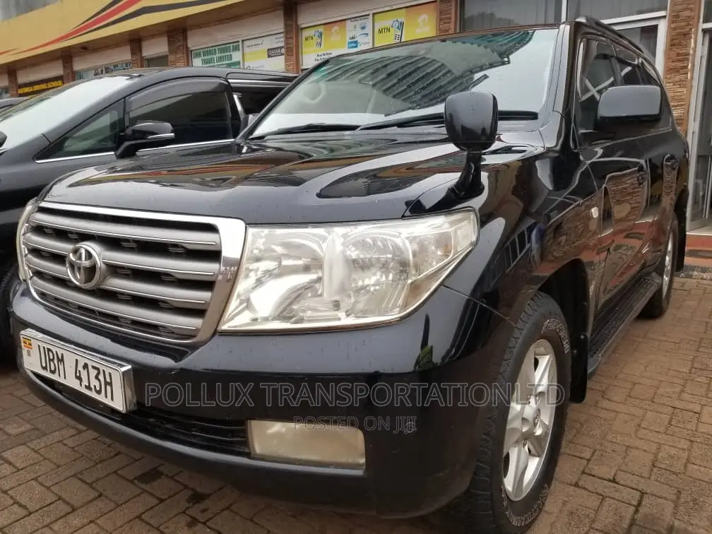 5 V8 Cars for Golden Wedding Package.