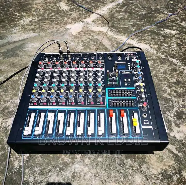 Audio Mixer Console With Power Amplifier for Stage Show