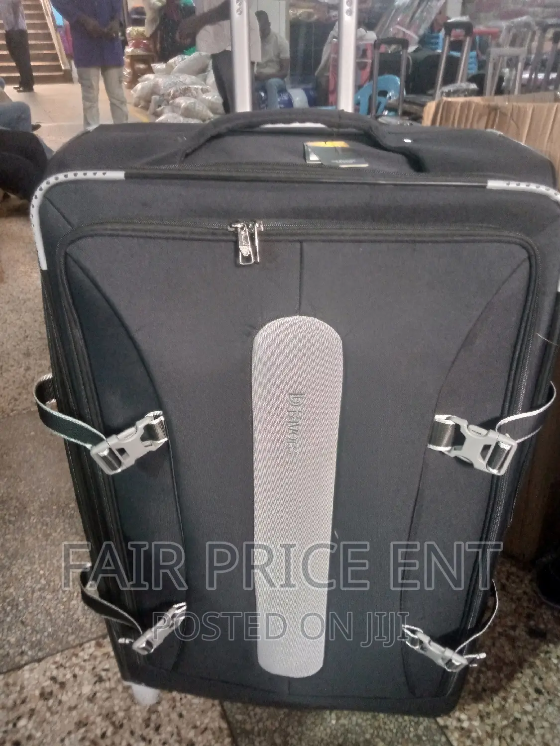 Original Cloth Suitcase of D Favors.Extra Large.( Black)