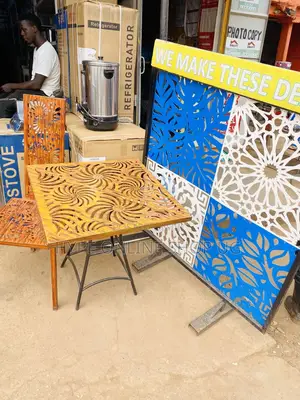 All Kinds of Designed Tables en Chairs