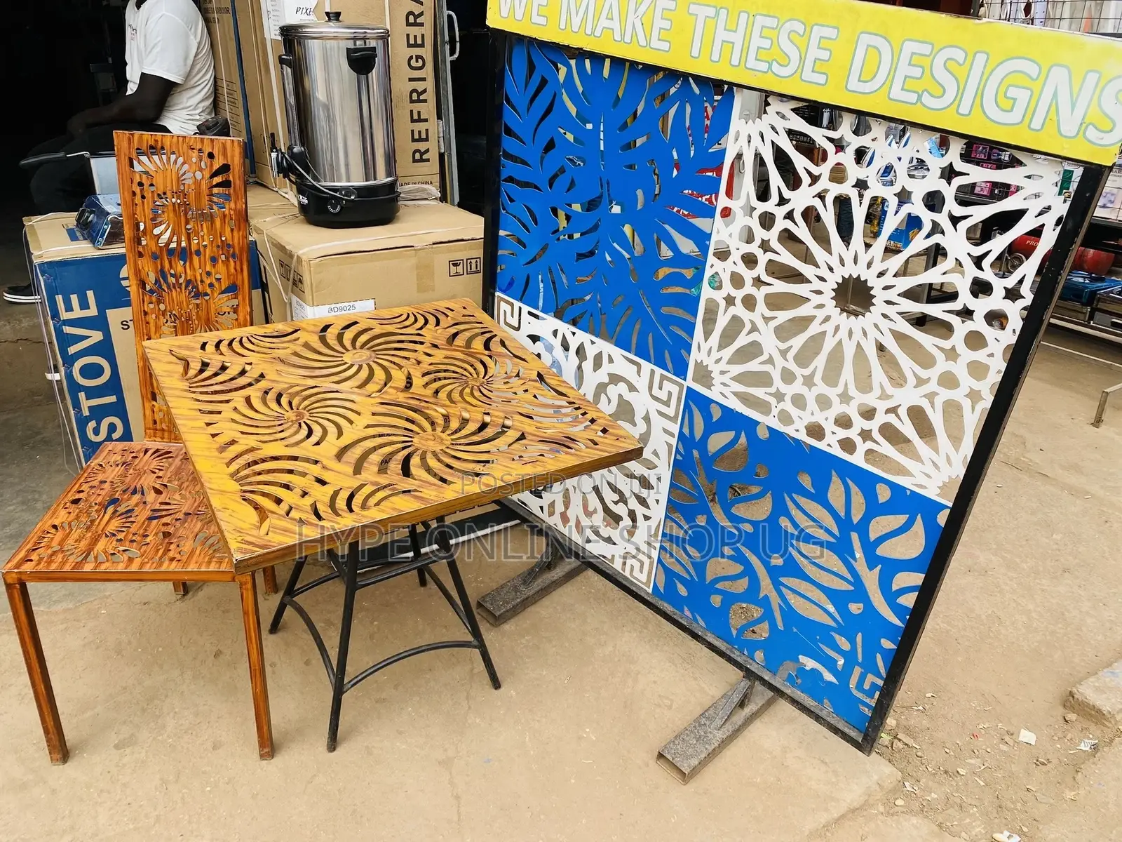 All Kinds of Designed Tables en Chairs