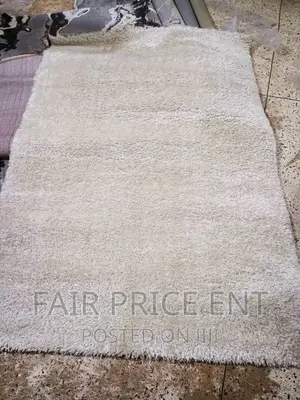 Shaggy Turkish Heavy Wool Carpets.1.8x2metres.( White)