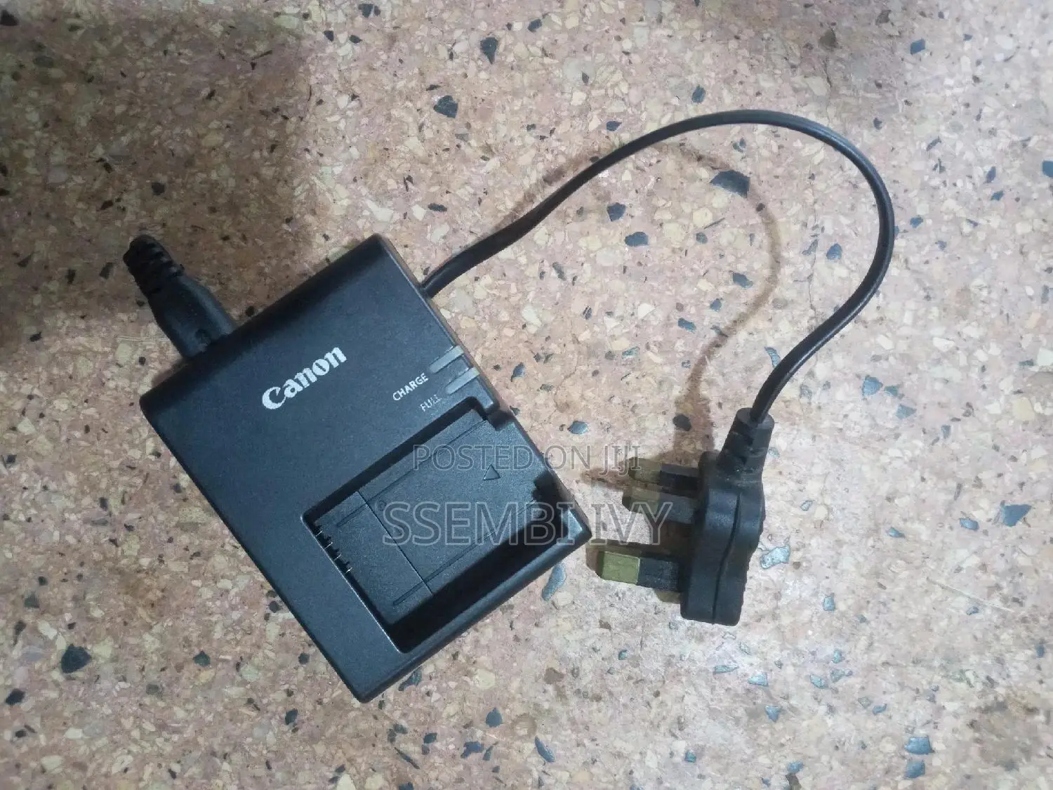 CANON 1100 Charger.