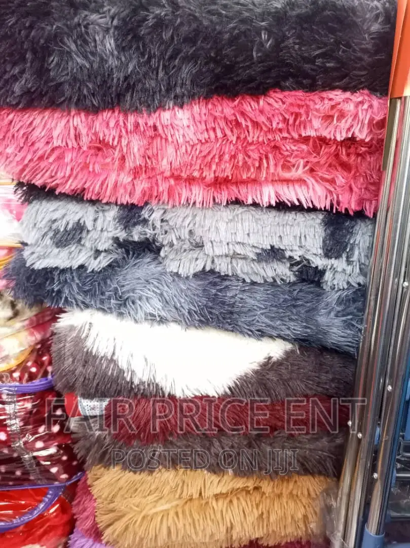 Vip Fruffy Centre Carpet.1.5x2metres.( Black)