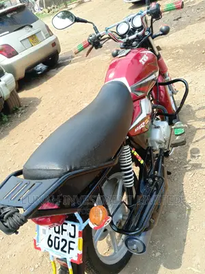 TVS HLX 125 2022 Red
