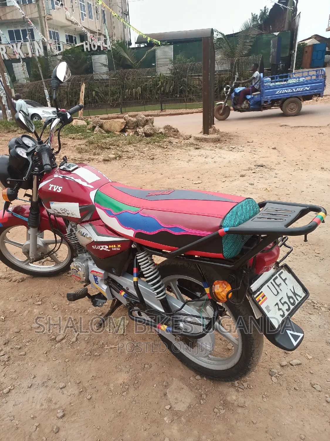 TVS HLX 125 2022 Red