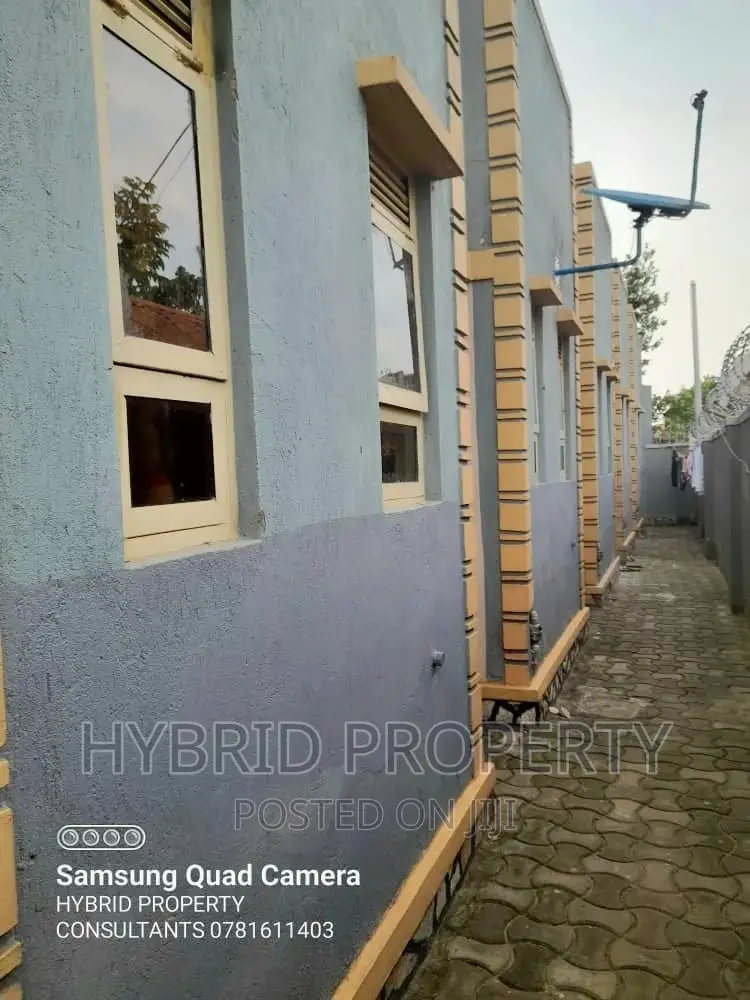 13bdrm Apartment in Nansana Along for sale