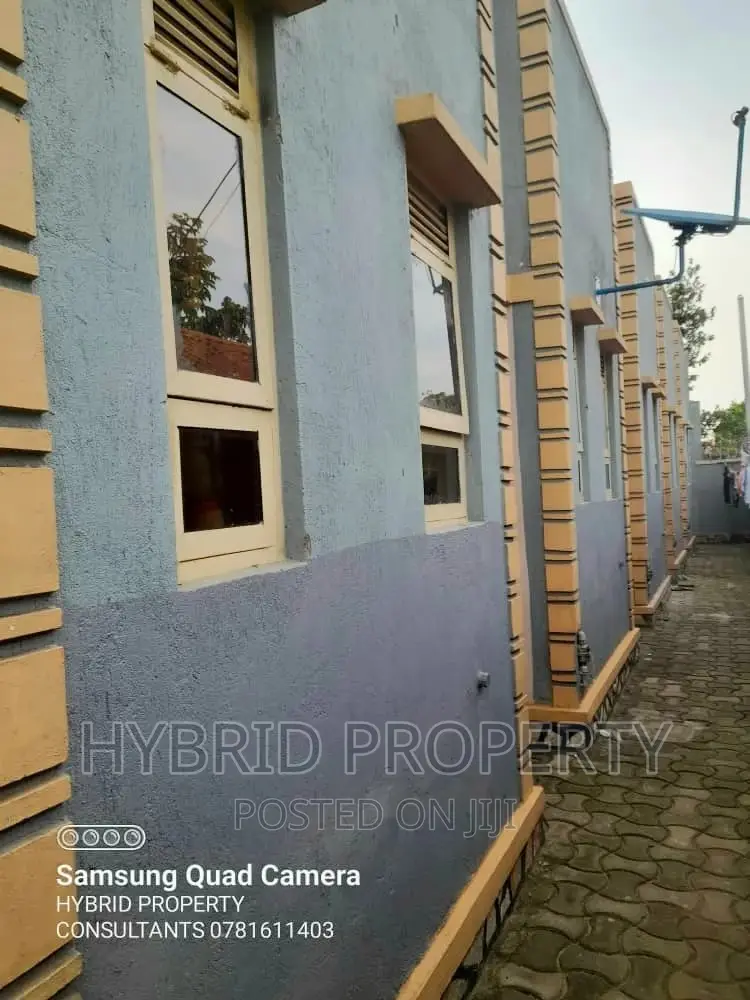 13bdrm Apartment in Nansana Along for sale