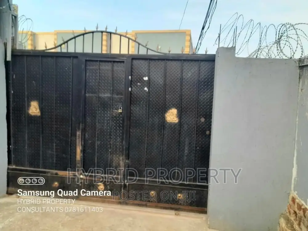 13bdrm Apartment in Nansana Along for sale