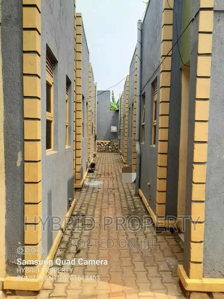 9bdrm Apartment in Nansana Along for sale