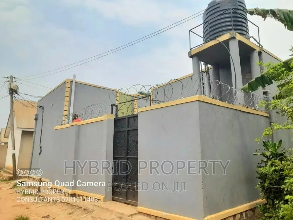 9bdrm Apartment in Nansana Along for sale