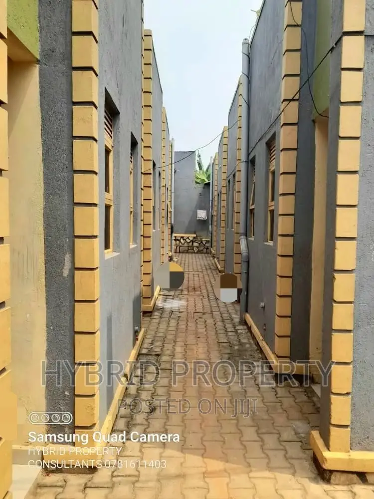 9bdrm Apartment in Nansana Along for sale