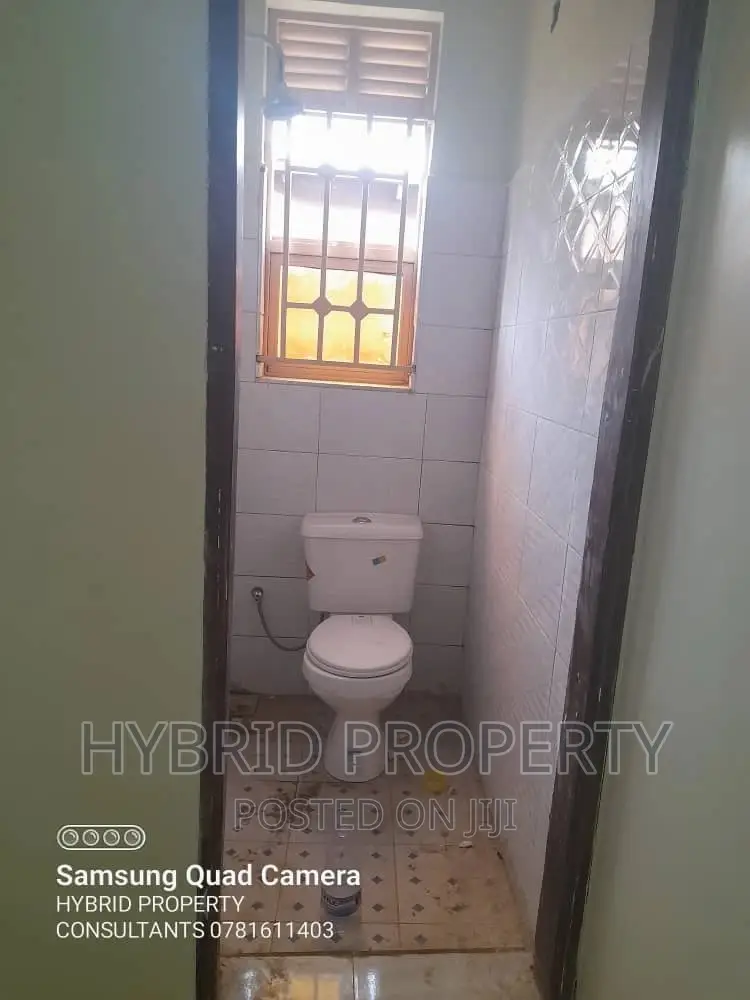 9bdrm Apartment in Nansana Along for sale