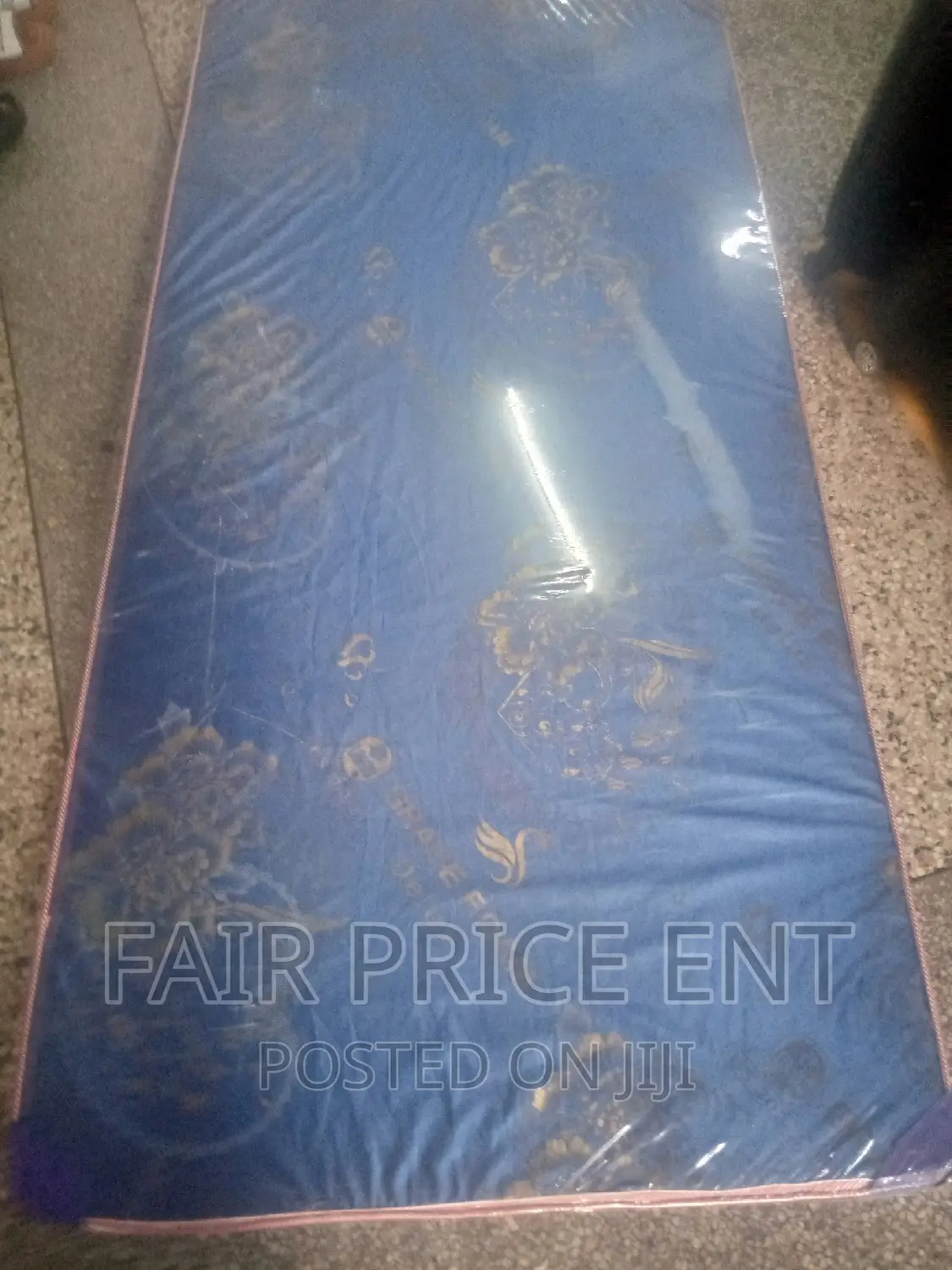 Super Deluxe Mattress.4x3x4inches.( Blue)