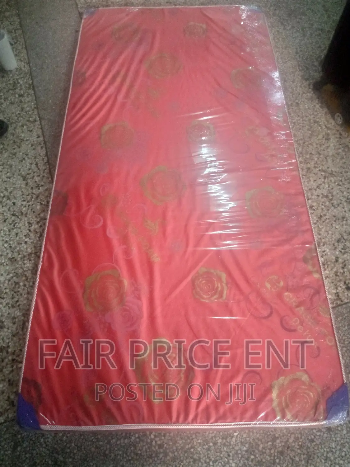 Super Deluxe Mattress.3x6x4iches Sealed Cover. ( Red)
