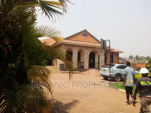 4bdrm Bungalow in Kira for rent