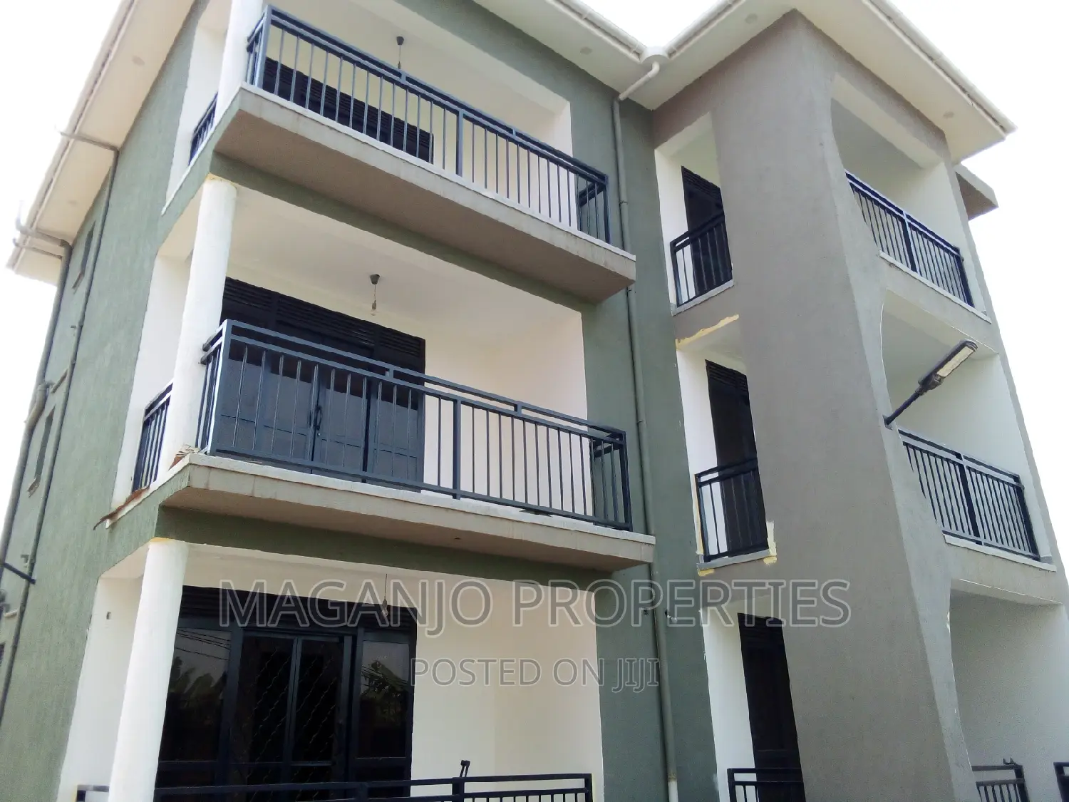 Furnished 3bdrm Apartment in Kira for rent