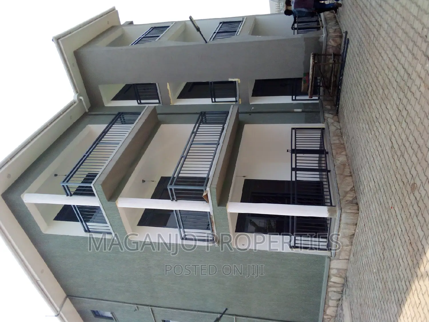 Furnished 3bdrm Apartment in Kira for rent