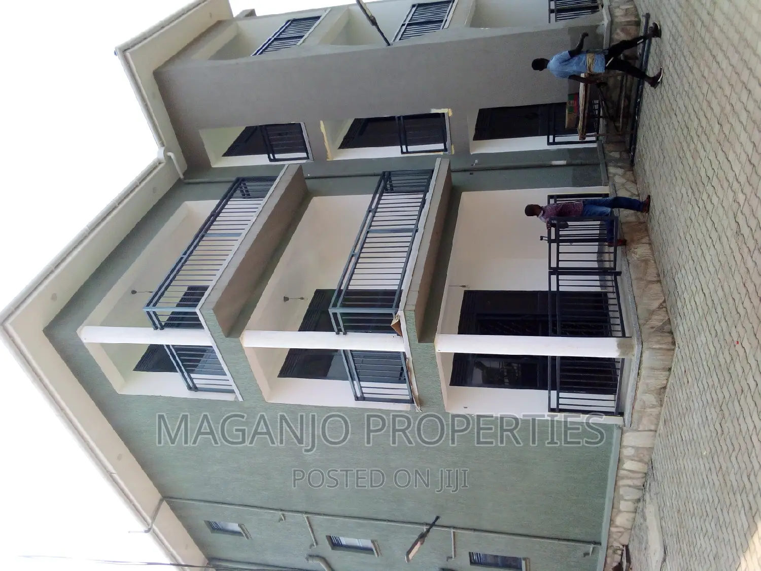 Furnished 3bdrm Apartment in Kira for rent