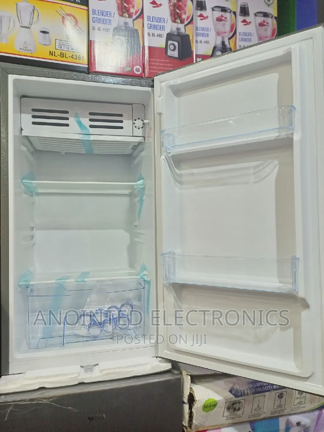 Refrigerator SPJ 120L