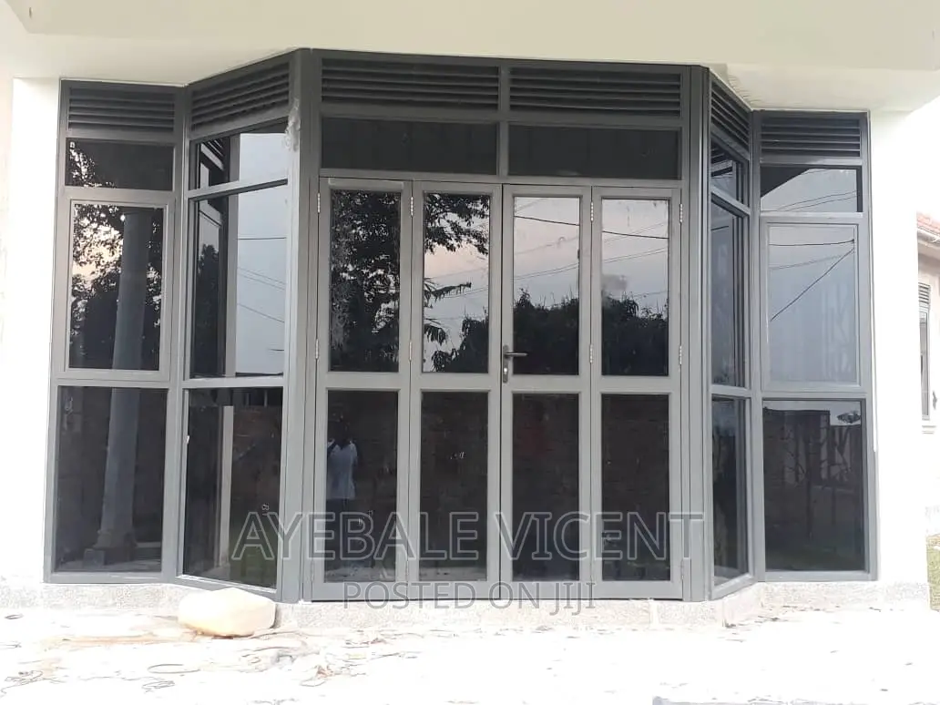 Alluminiuam Front Doors at Vicentz Work's