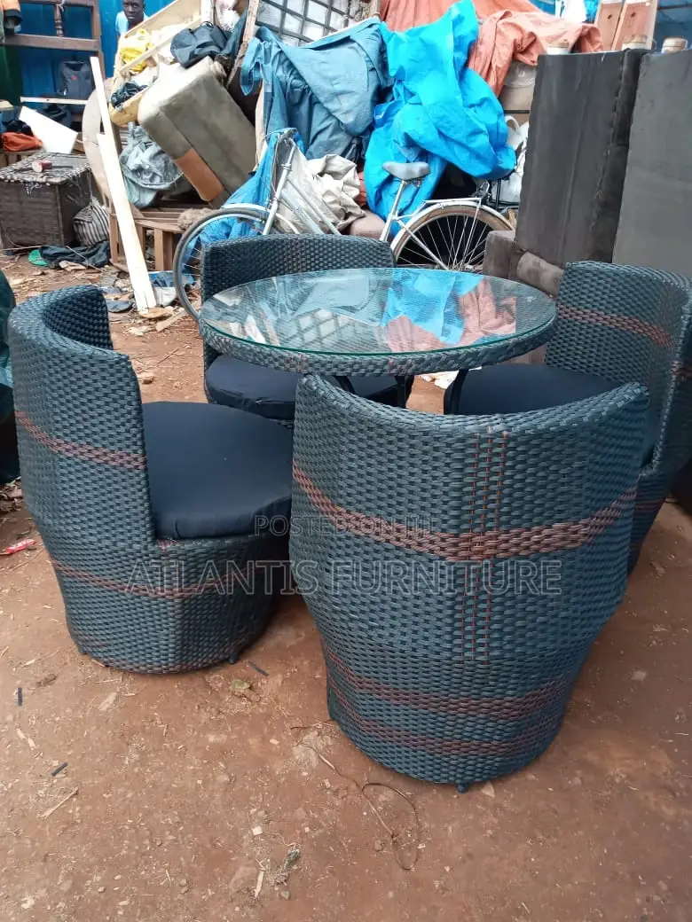 Black Executive Craft Chairs With Table