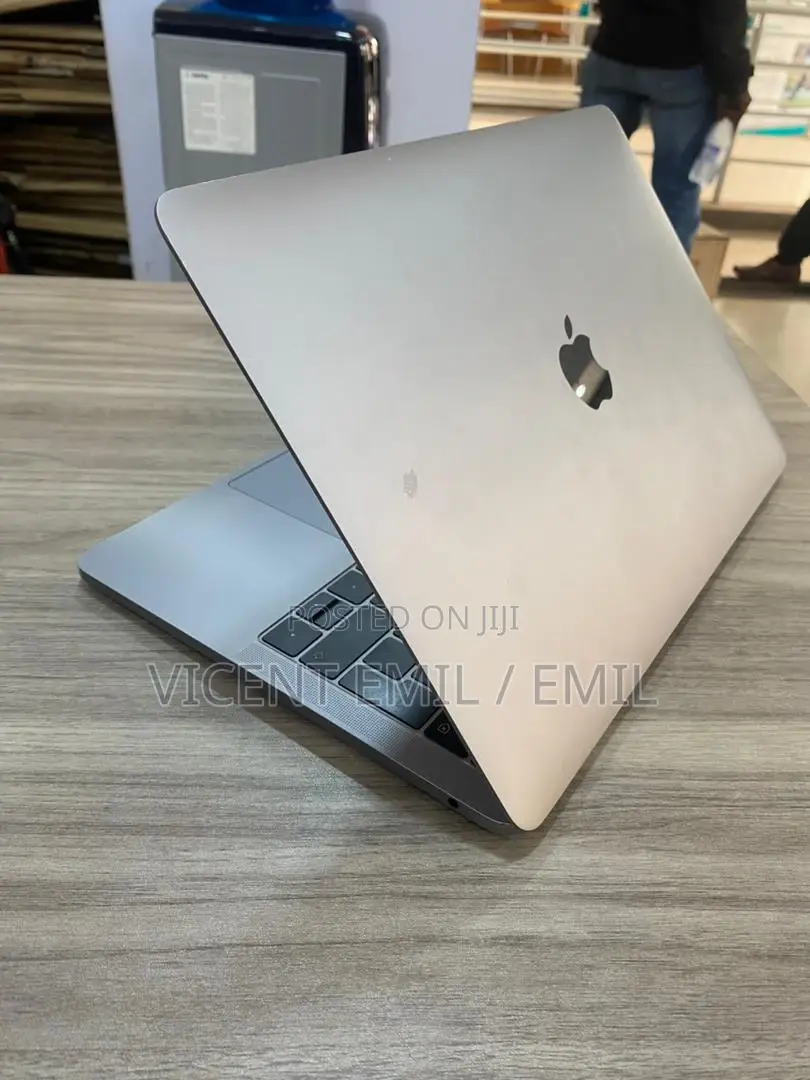 Laptop Apple MacBook Pro 8GB Intel Core I5 SSD 256GB