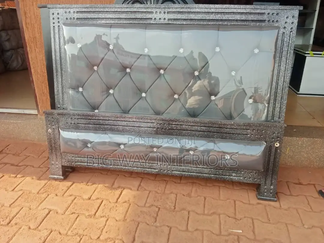 Leather Bed 5by6ft Gray