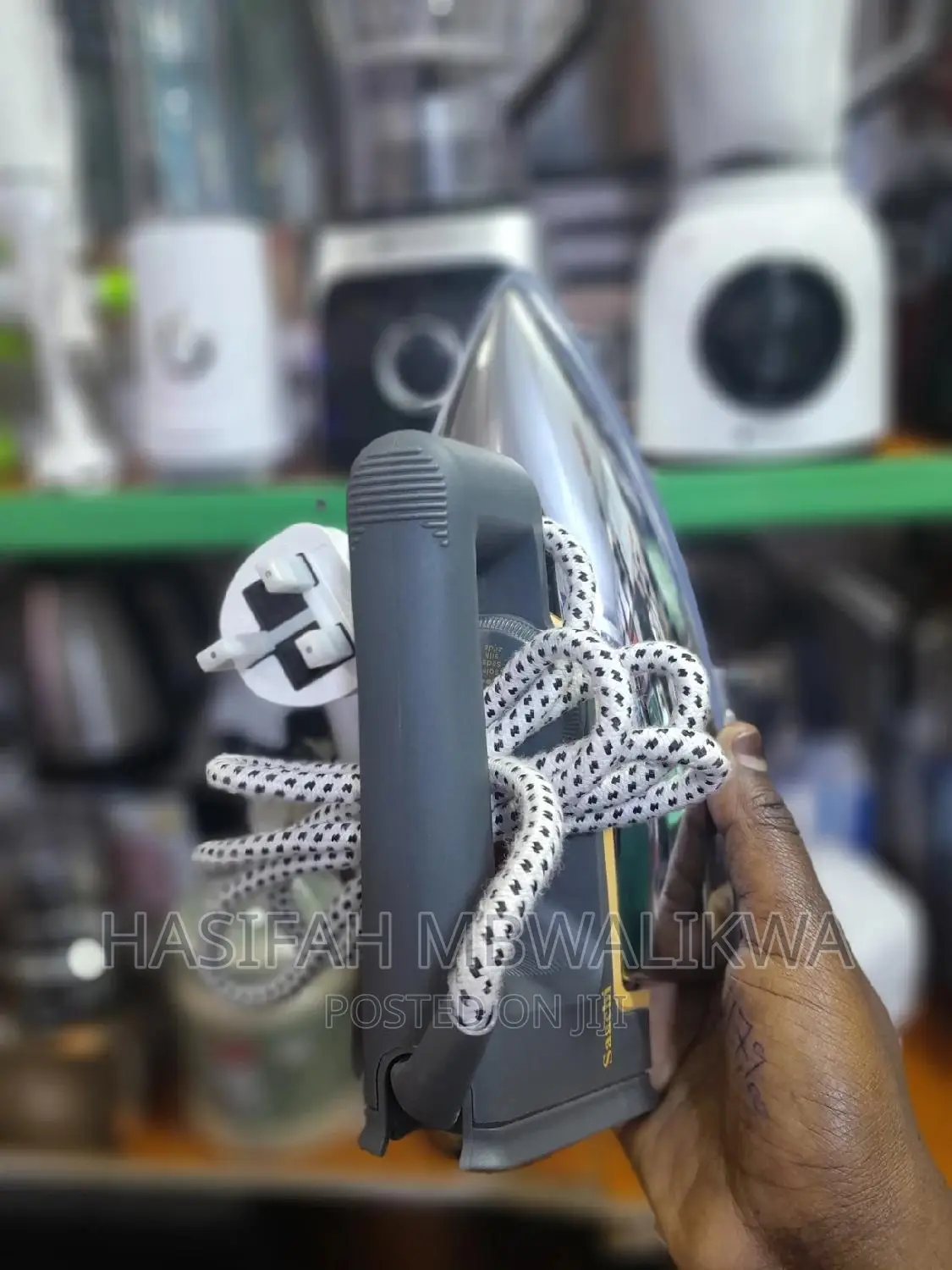 Saachi Dry Flat Iron