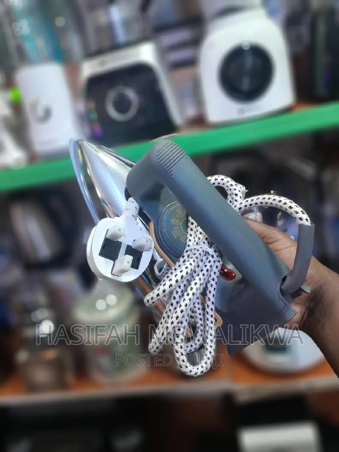 Saachi Dry Flat Iron