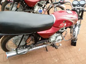 New Bajaj Boxer 2022 Red