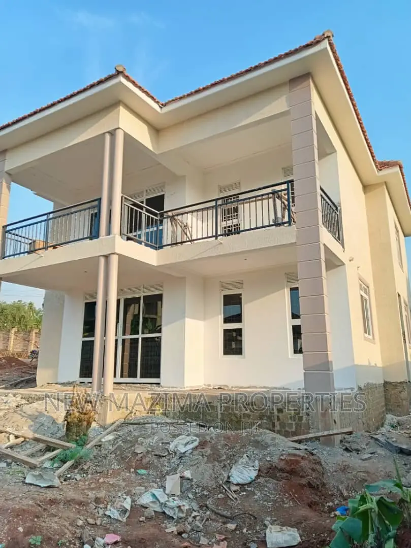 Mini Flat in Kitende Ntebe Rd, Division A for sale