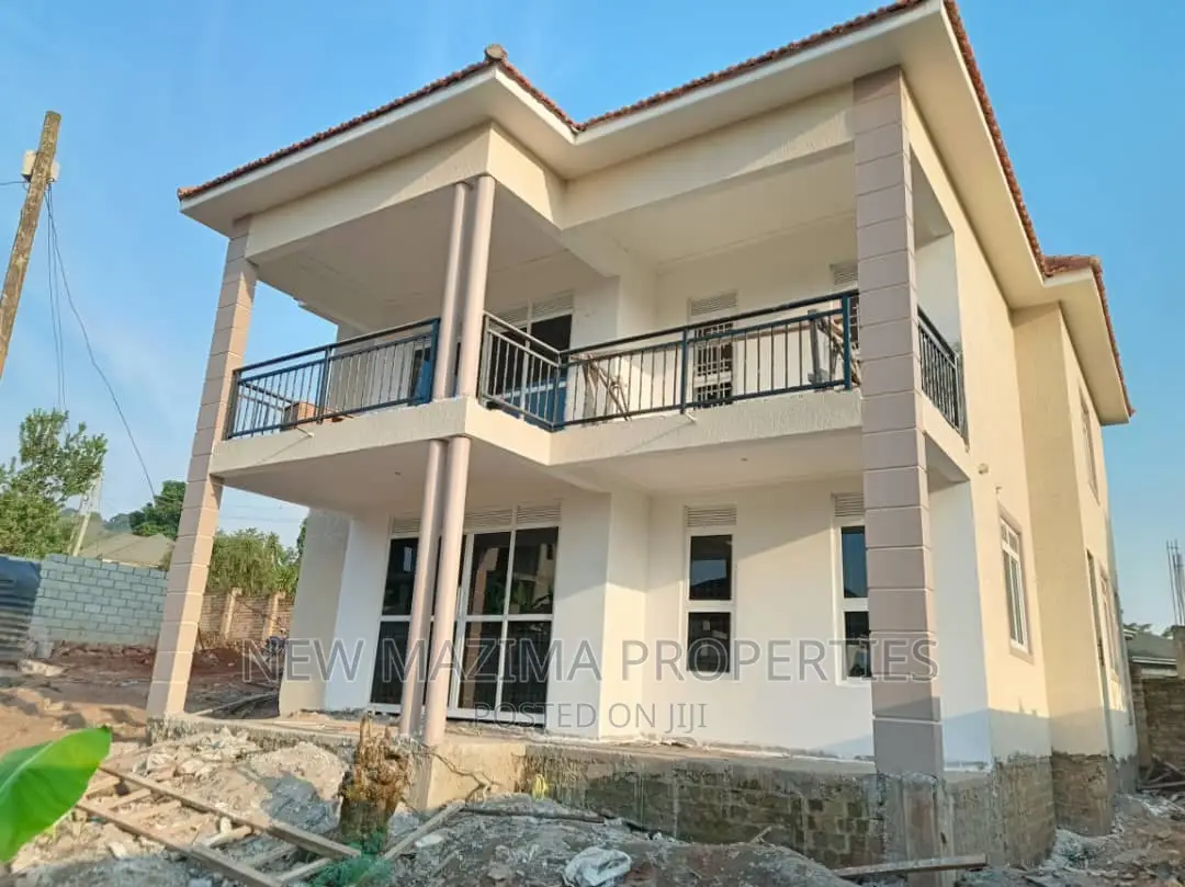 Mini Flat in Kitende Ntebe Rd, Division A for sale