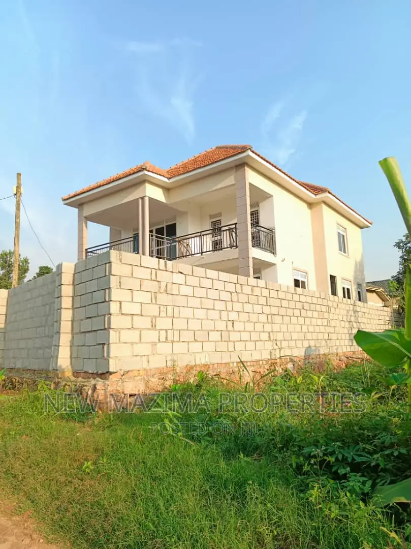 Mini Flat in Kitende Ntebe Rd, Division A for sale