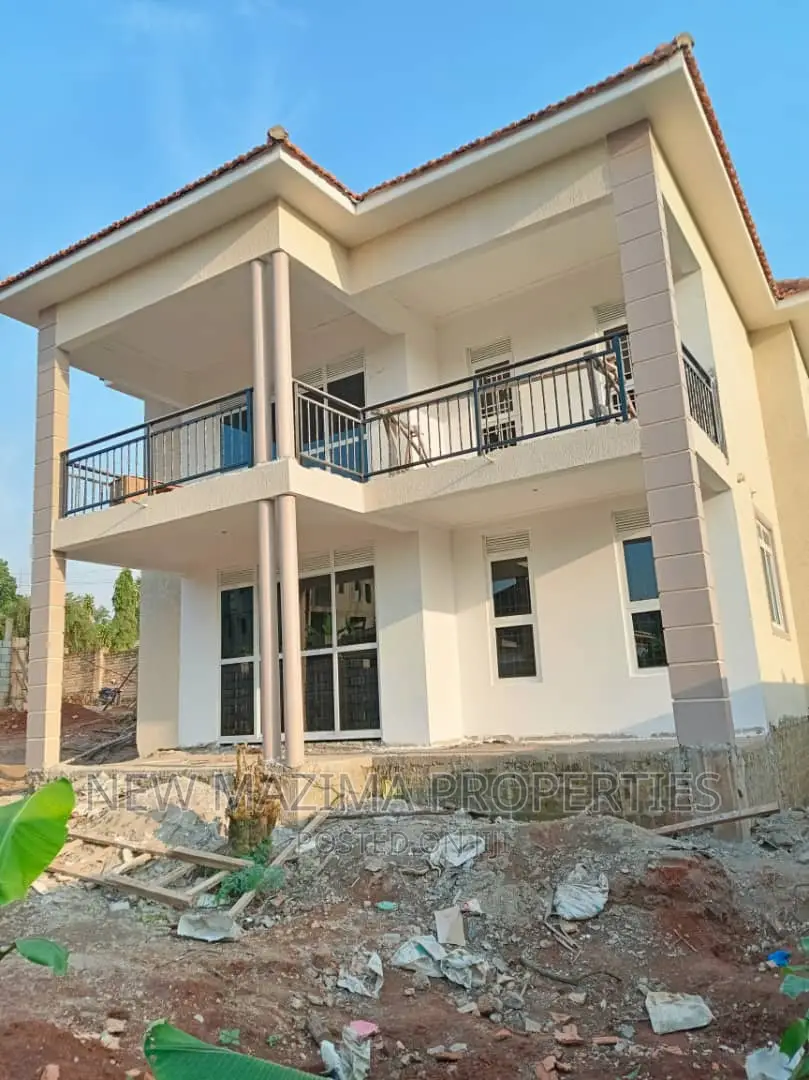 Mini Flat in Kitende Ntebe Rd, Division A for sale