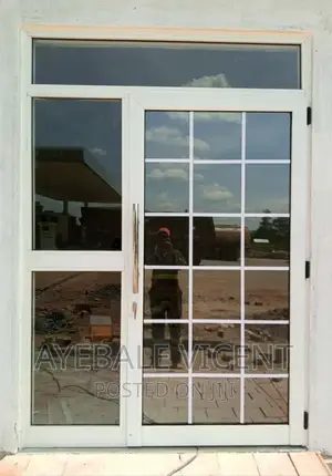 Opening Alluminiuam Doors at Vicentz Work's