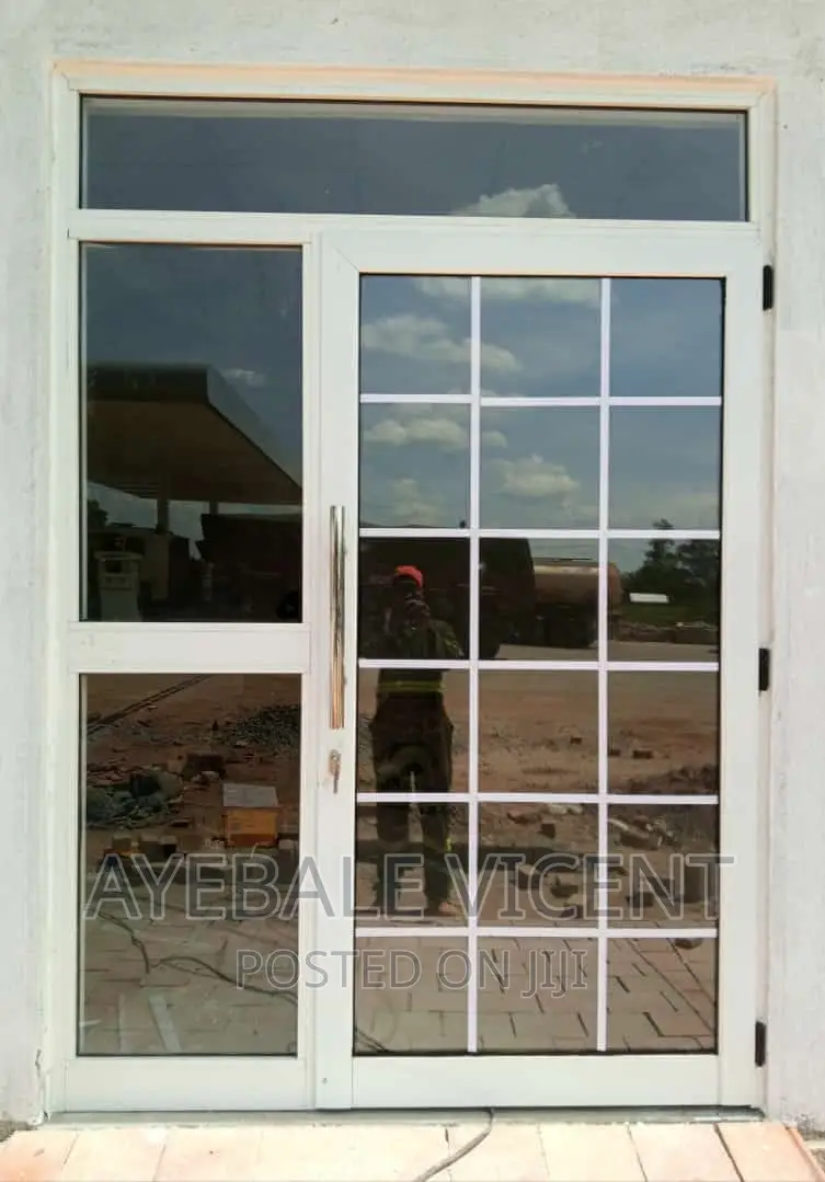 Opening Alluminiuam Doors at Vicentz Work's