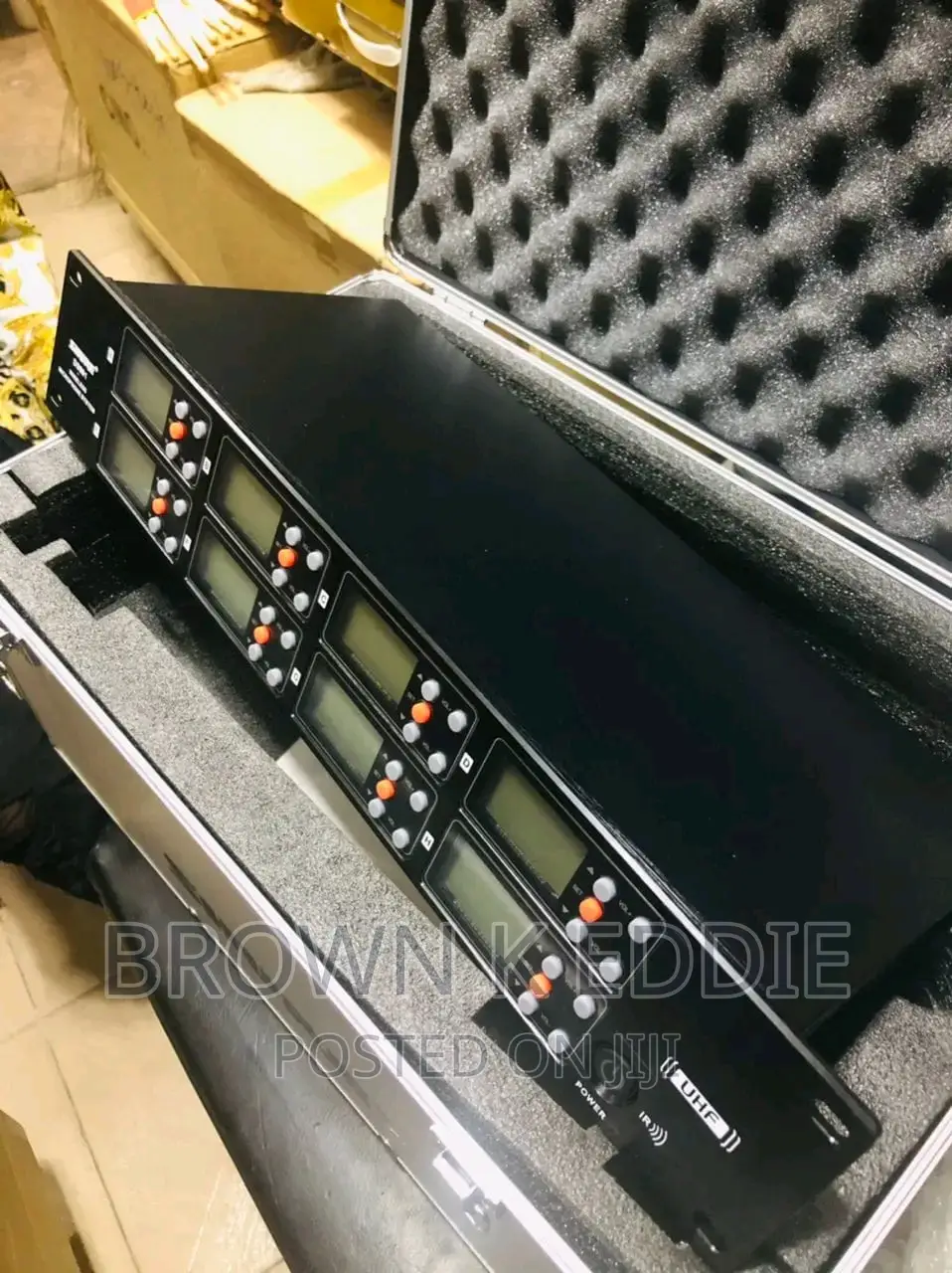 Professional 8/1 Wireless Microphone System
