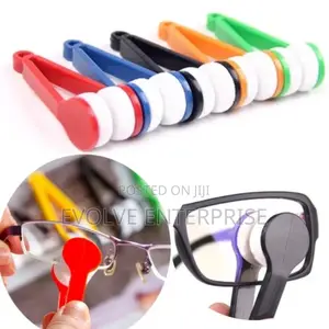 Portable Multifunctional Glasses Cleaner Wipe