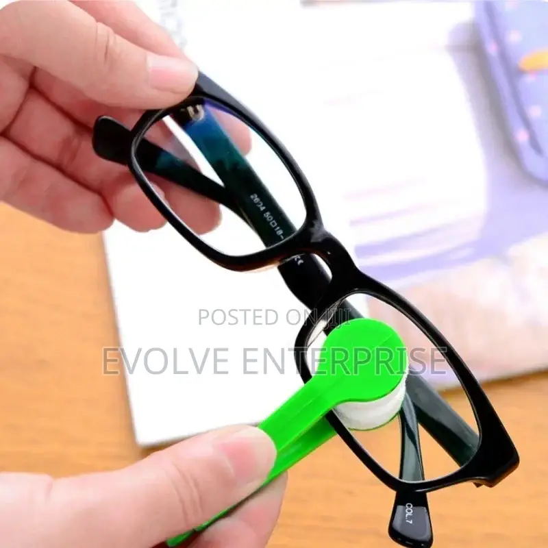 Portable Multifunctional Glasses Cleaner Wipe