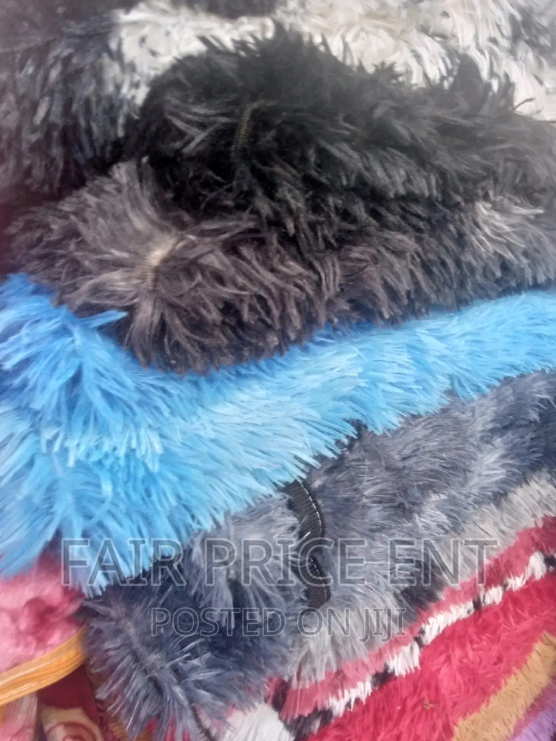 Fruffy Centre Carpets.1.5x2metres.( Gray)