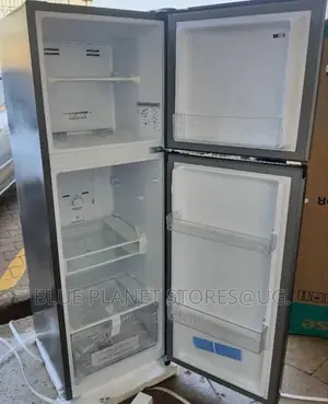 HISENSE 222L Double Door Fridges \\ Frost Free \\ RT222N4CGN