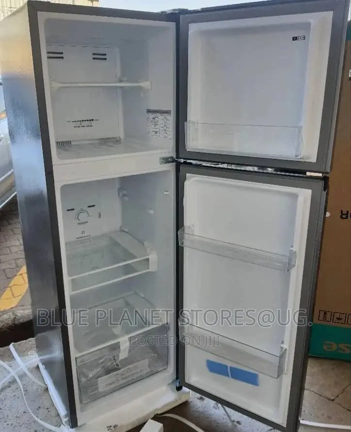 HISENSE 222L Double Door Fridges \\ Frost Free \\ RT222N4CGN
