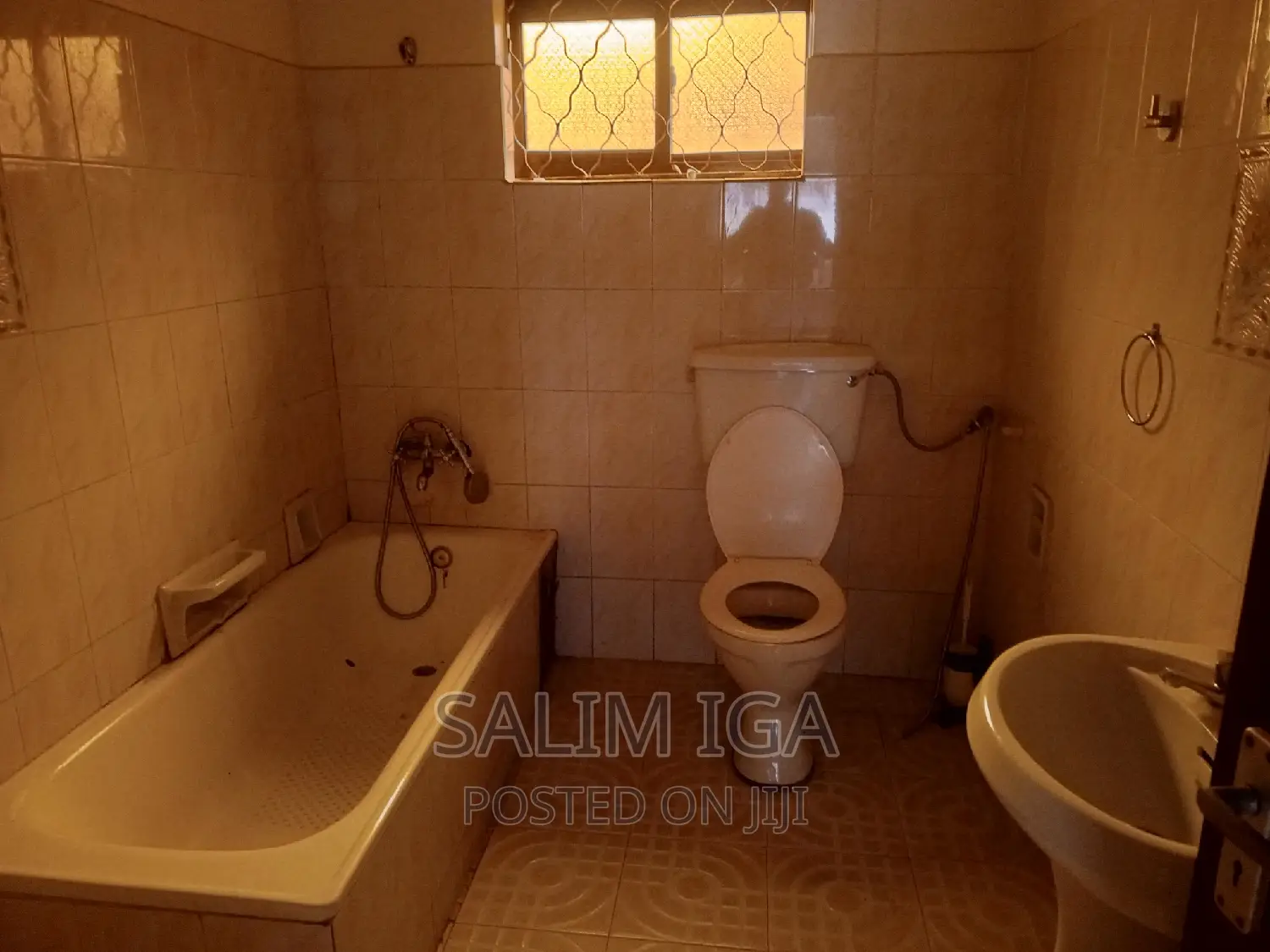 3bdrm Shared Apartment in Kololo Property, Central Division for rent