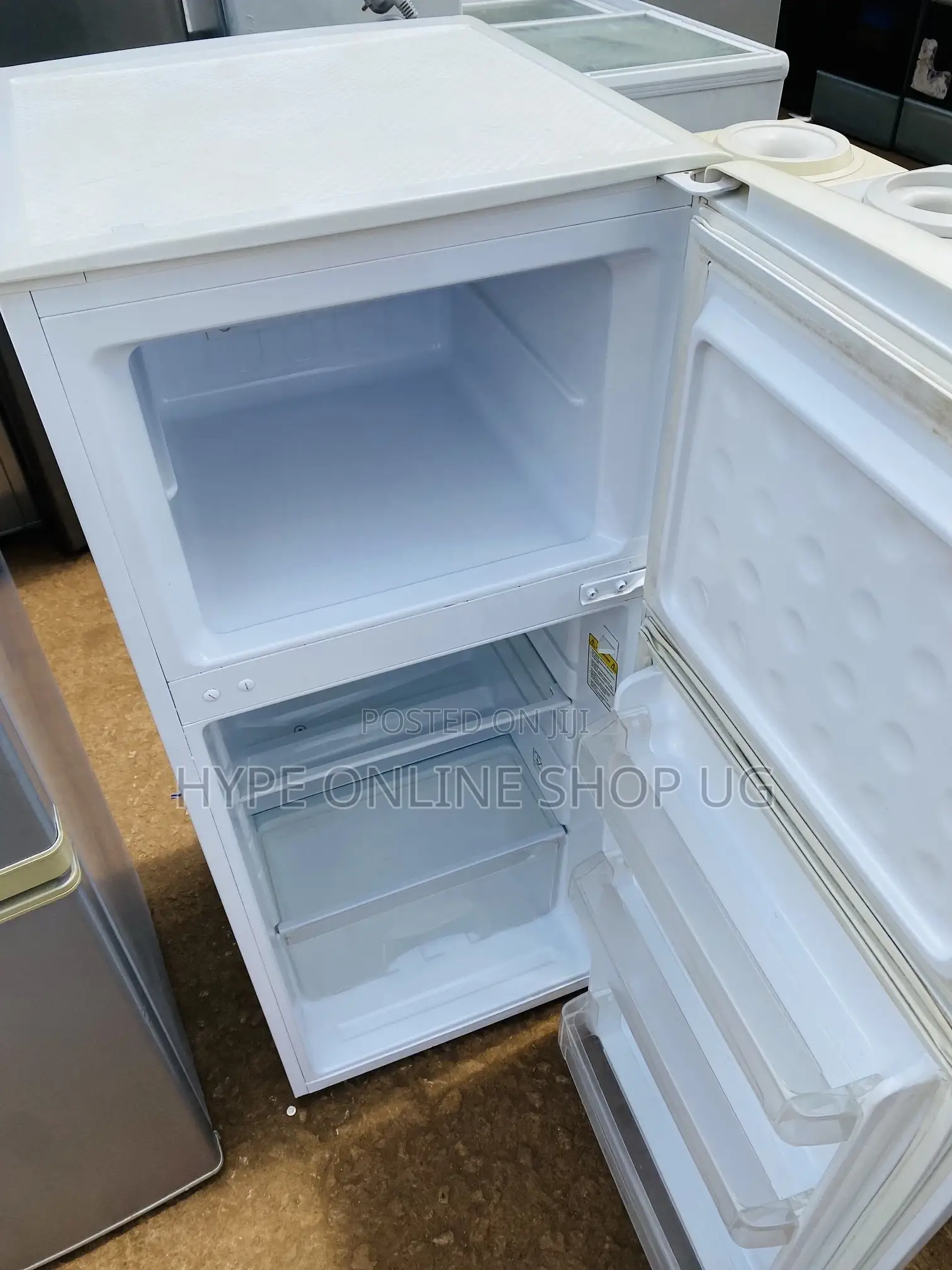 Venus Uk Fridge in Good Condition