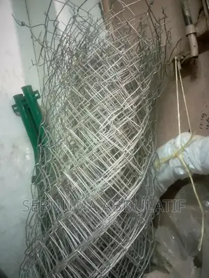 Photo - Chain Link Mesh