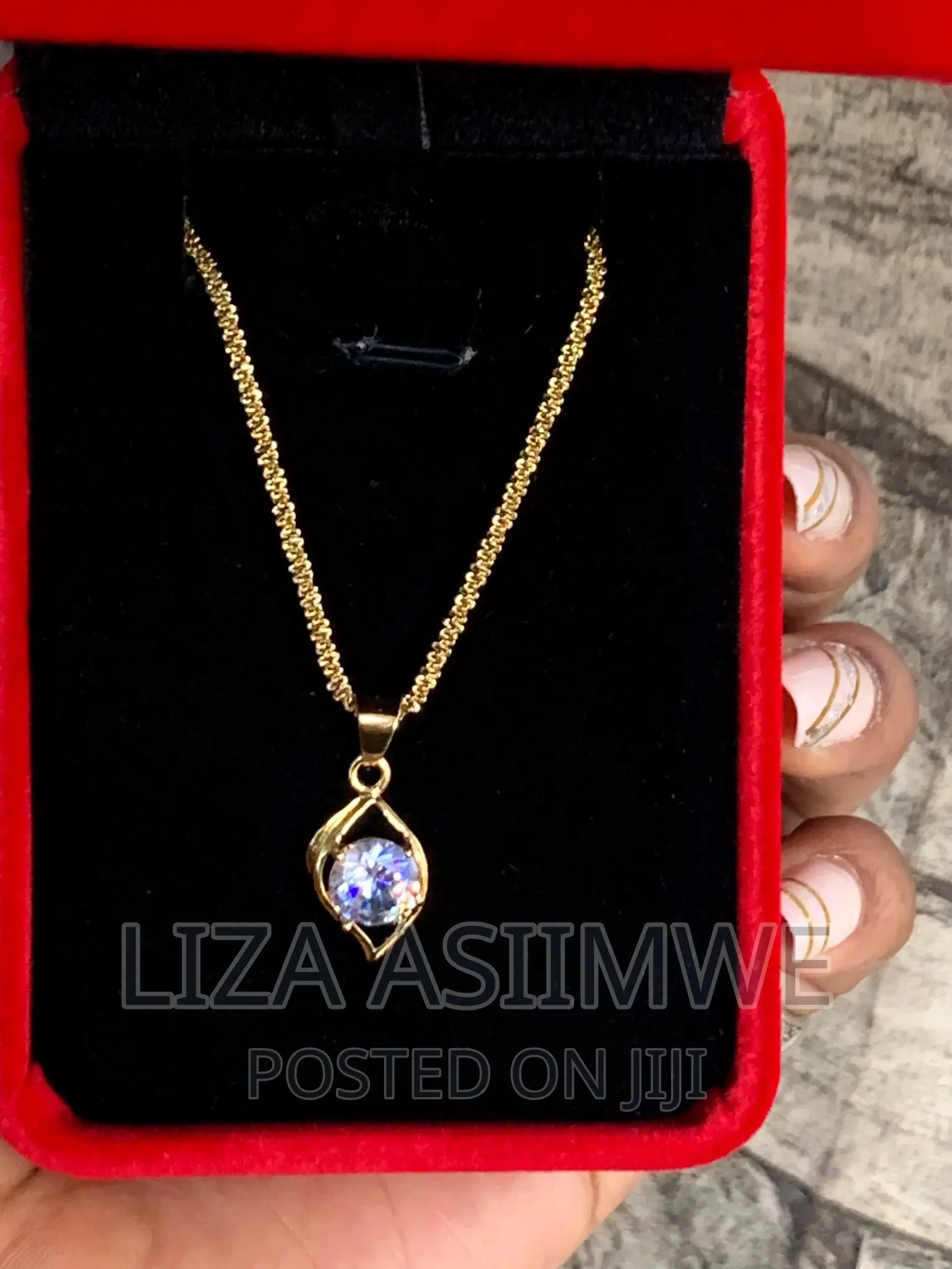 Simple Iced Lady’S Necklaces