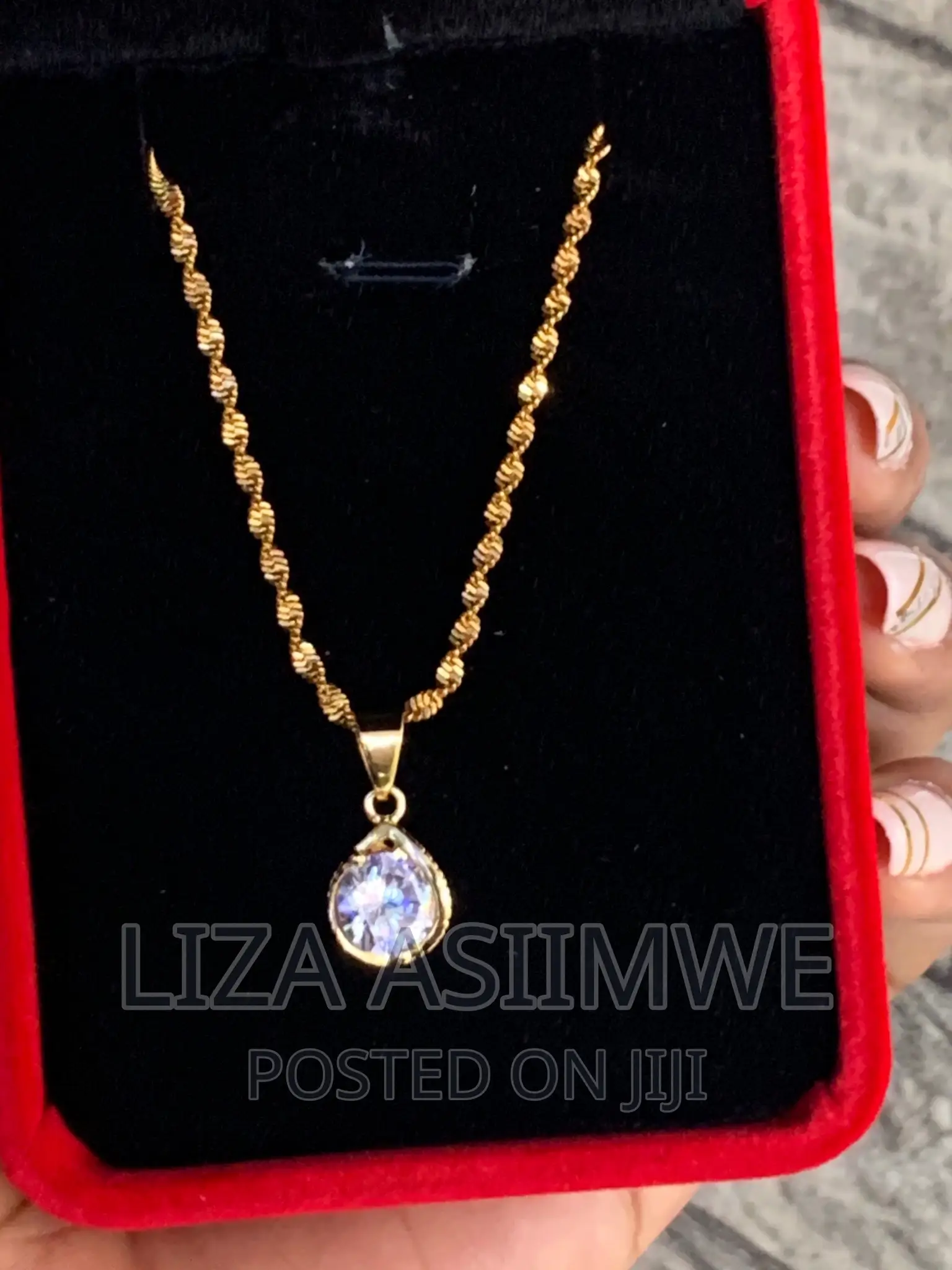 Simple Iced Lady’S Necklaces