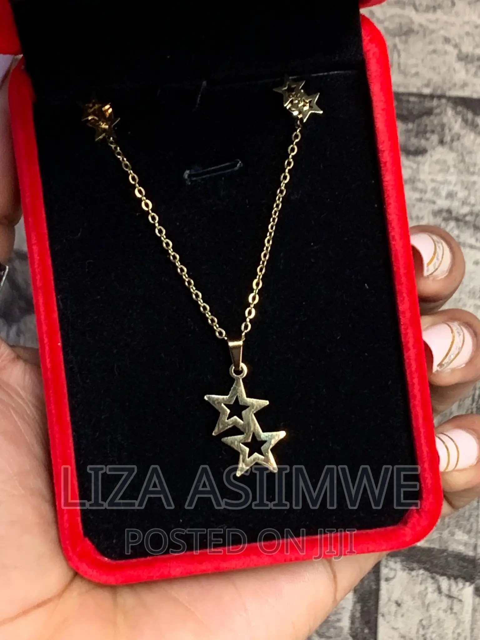 Lady’S Necklaces